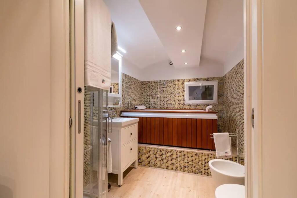Moscova - Garibaldi Lusso, Sauna E Idromassaggio Milán Exterior foto