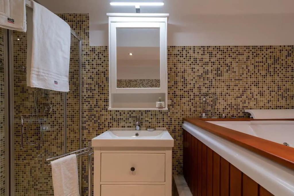 Moscova - Garibaldi Lusso, Sauna E Idromassaggio Milán Exterior foto